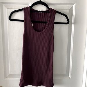 Aritzia / Wilfred Free maroon ribbed tank top. Size medium. Worn 1-2 times.